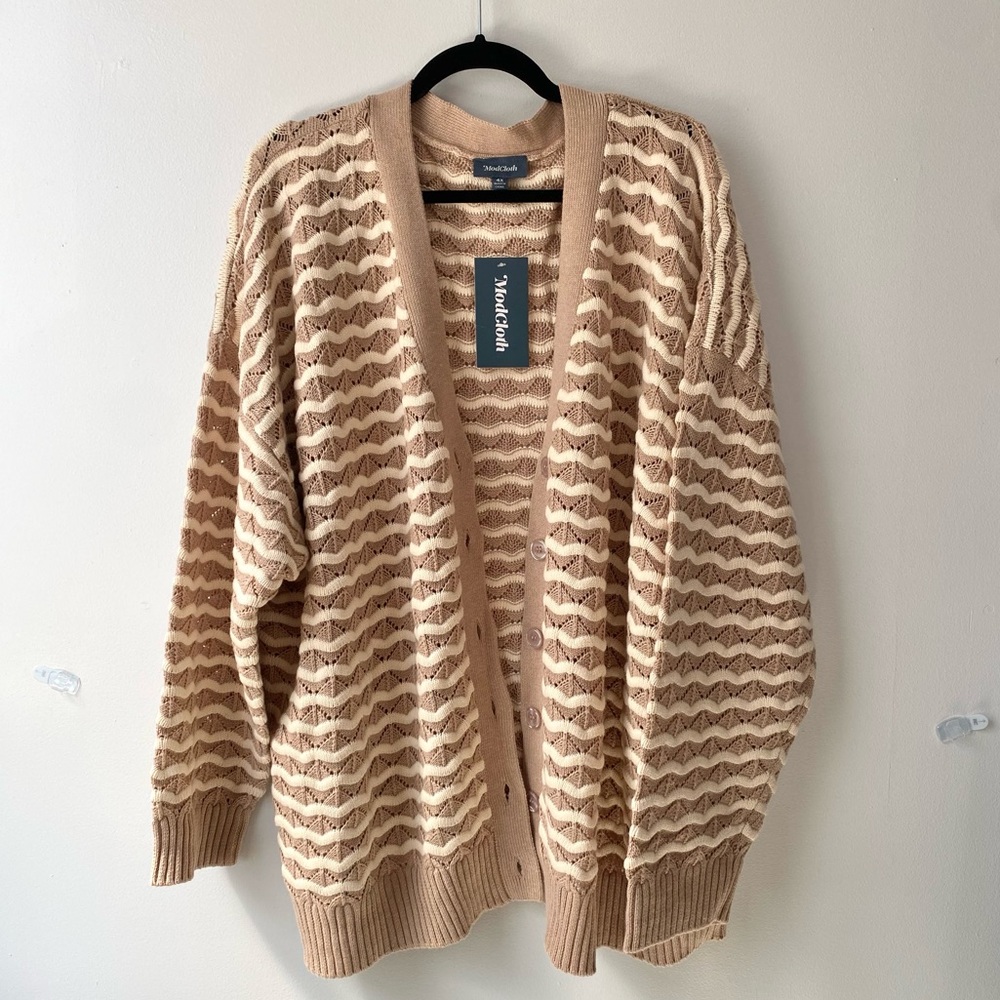 ModCloth Plus Size Women’s Taupe and Tan Knit Cardigan. NWT. Size 4X.
